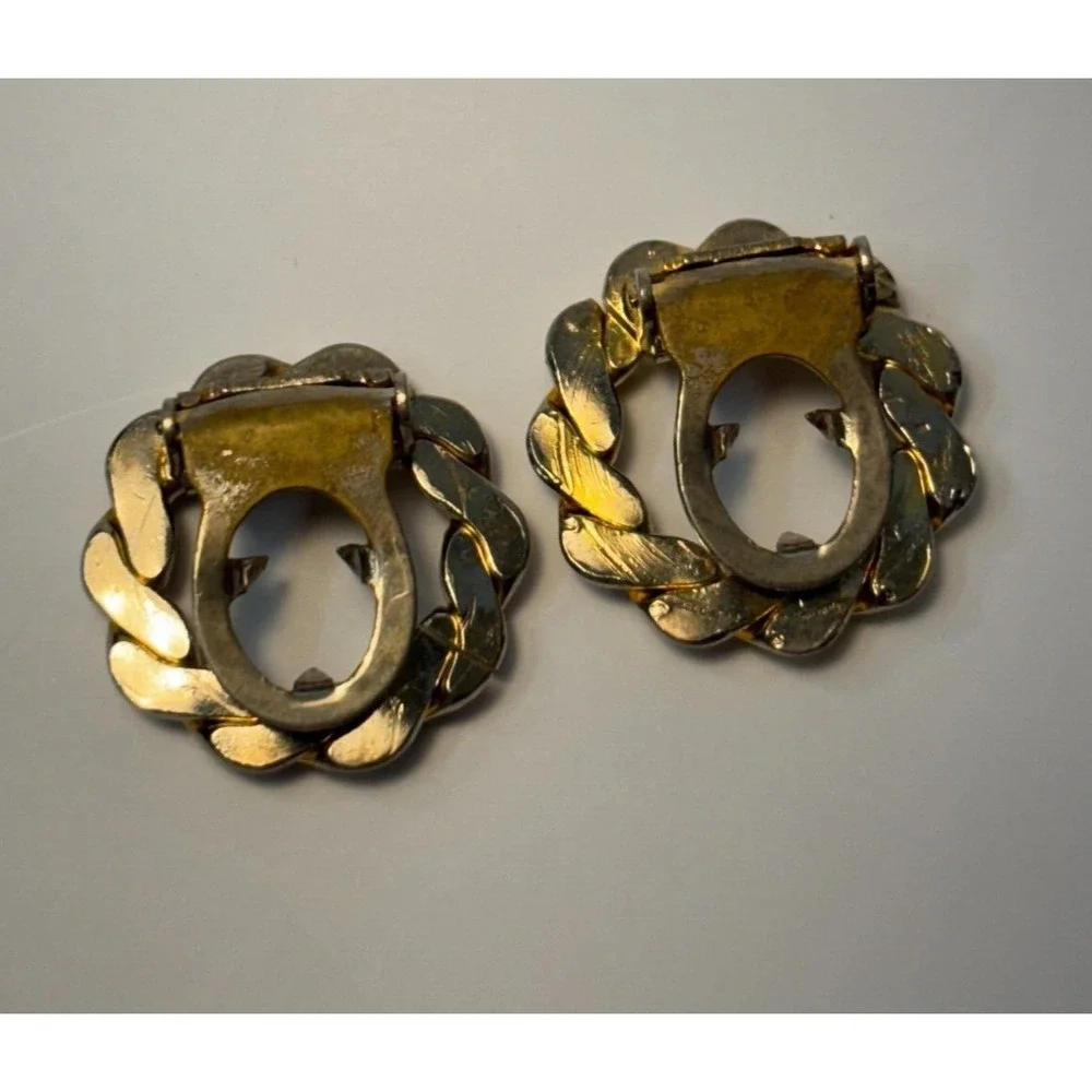 Vintage‎ Dress Or Shoe Clips Mid Century Gold Tone Metal Open Wreath Design